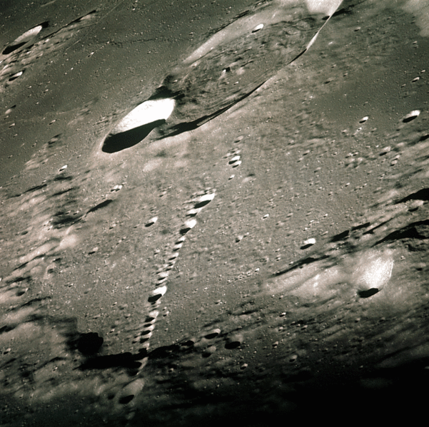 4월2주-Moon-지형탐색-Davy-정면-Apollo-12.gif