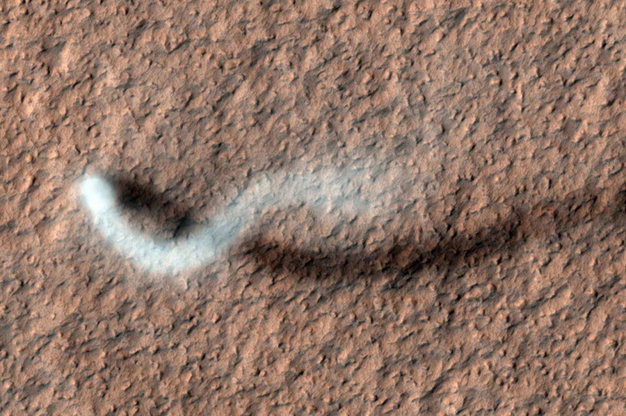 4월1주-News-Mars Twister.jpg