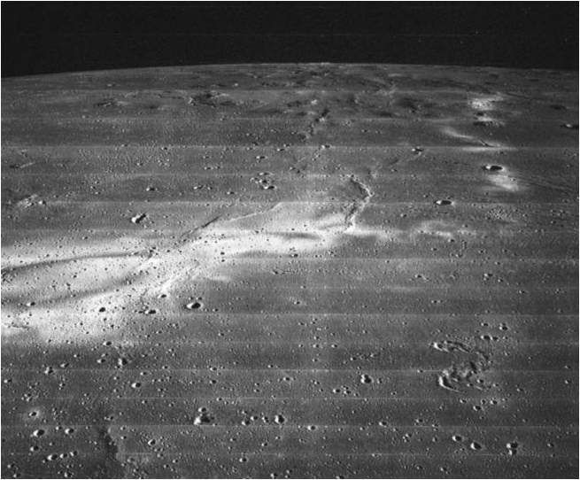4 Moon - 7 Reiner Gamma-4 - 1967 Lunarorbitor2-stardate.org.PNG