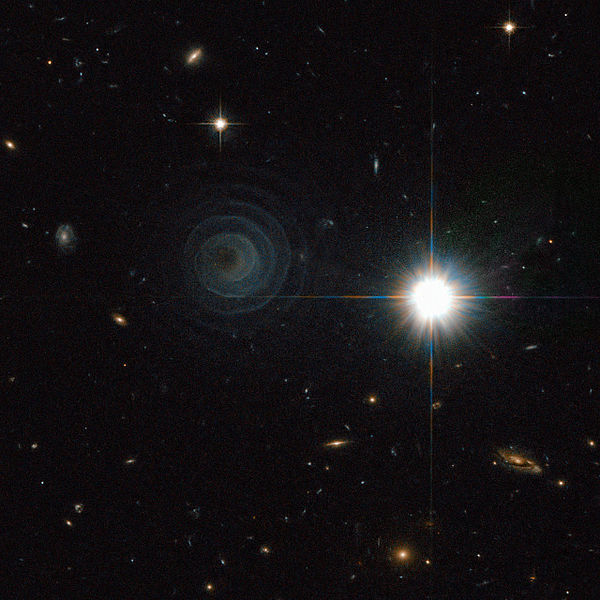 11 Surprise 1 AFGL 3068 Hubble 사진.jpg